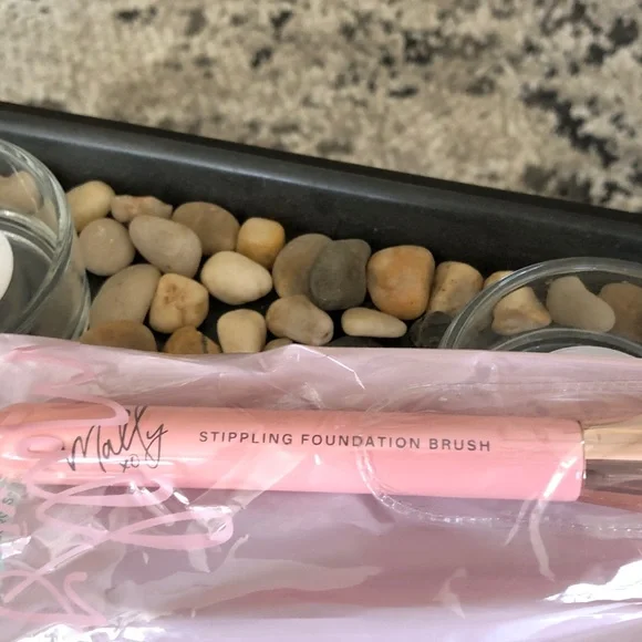 MALLY Full Face Precision Brush (1) ☝🏼 - Picture 15 of 16